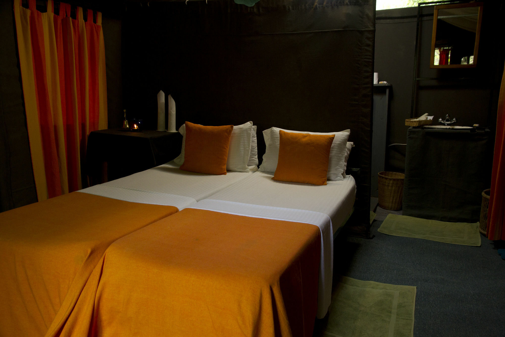 Mahoora Tented Safari Camp Udawalawe Esterno foto
